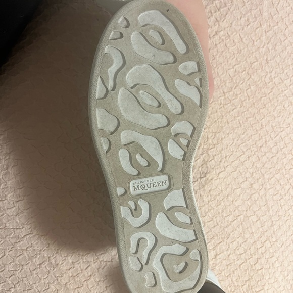 Alexander McQueen oversized trainers - Picture 7 of 11